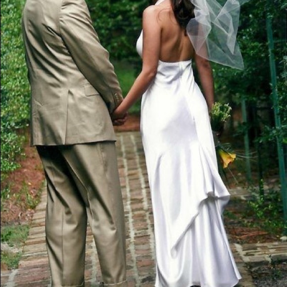 Wedding Dress - Picture 4 of 5